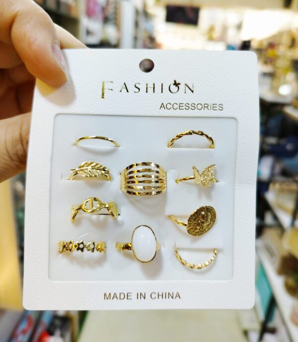 Gold ring set